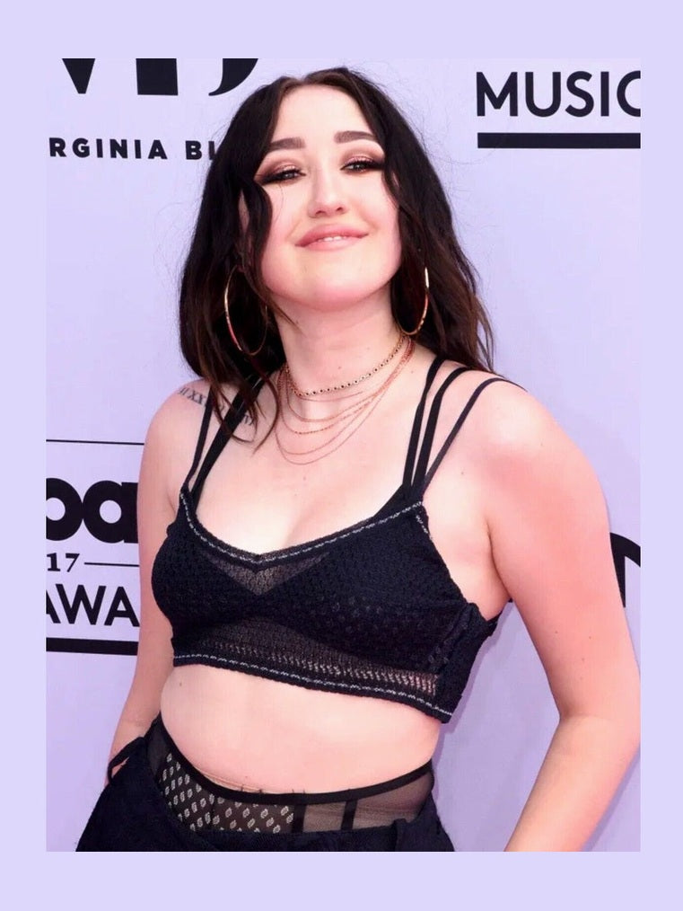 Noah Cyrus 8.5 x 11 Candid Color Photograph Art Print Photo Picture Collectibles:Photographic Images:Photographs Style Your Walls